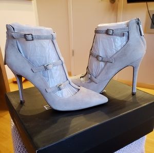 NWT BCBG Tamerra Beige Heels